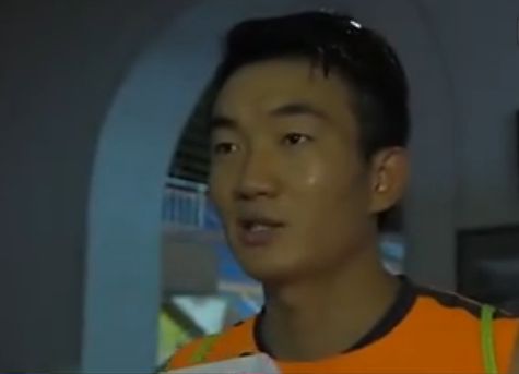 他在慕尼黑签下了合同，但最终梦想破灭了，我为这个孩子感到难过，这一切并不容易。